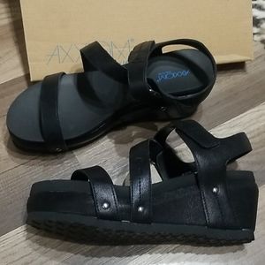 Axxiom Eveyln Black size 9. NEW